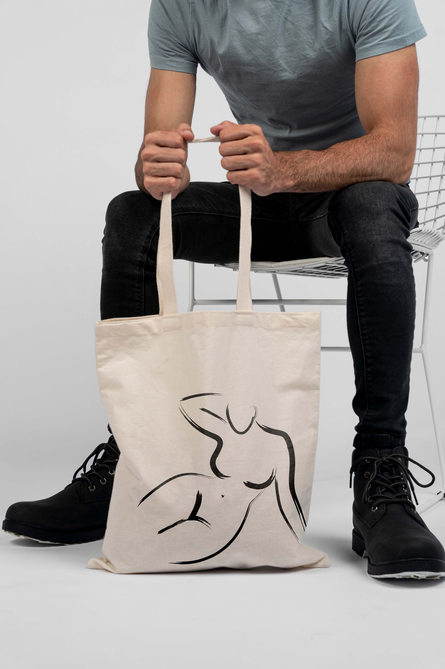 TOTE BAG LAYING BODY